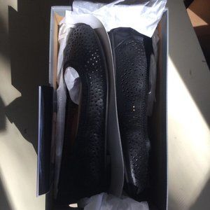 Vionic Robyn Black size 7  New
